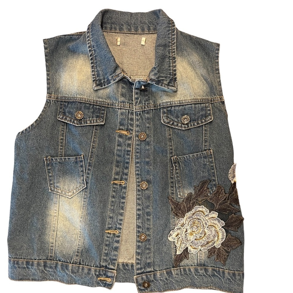 PAISLEY VINE Embroidered Boho Denim Vest Size Medium/Large​​​​​​